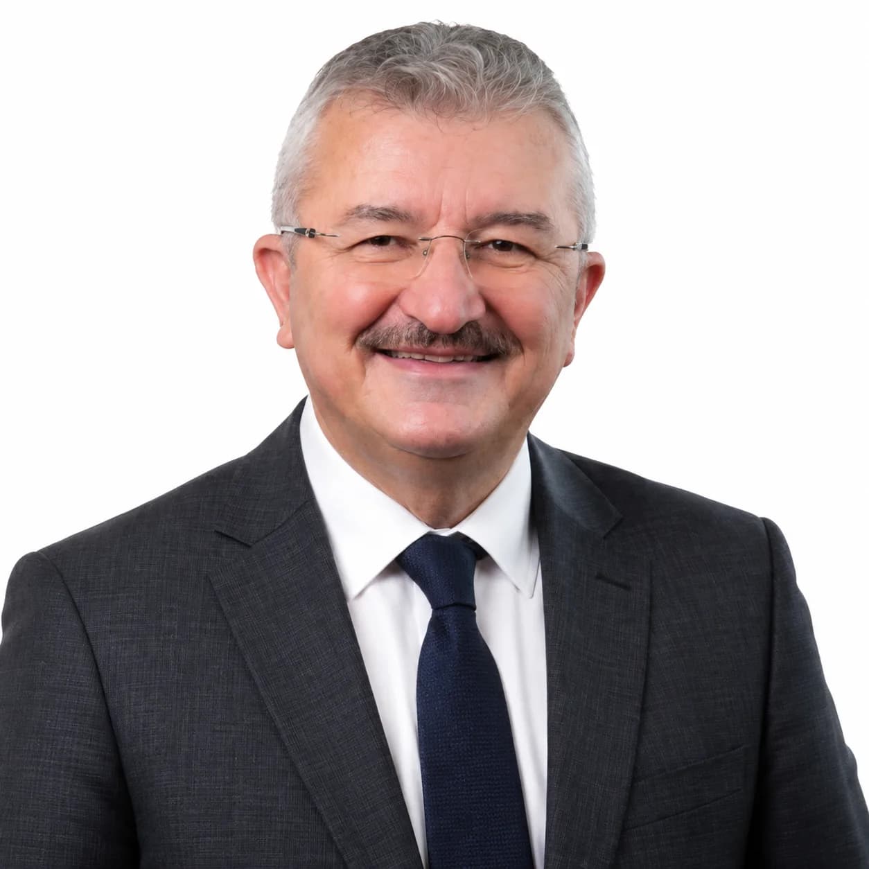 GULVIA kurucusu Turan Eser'in portresi